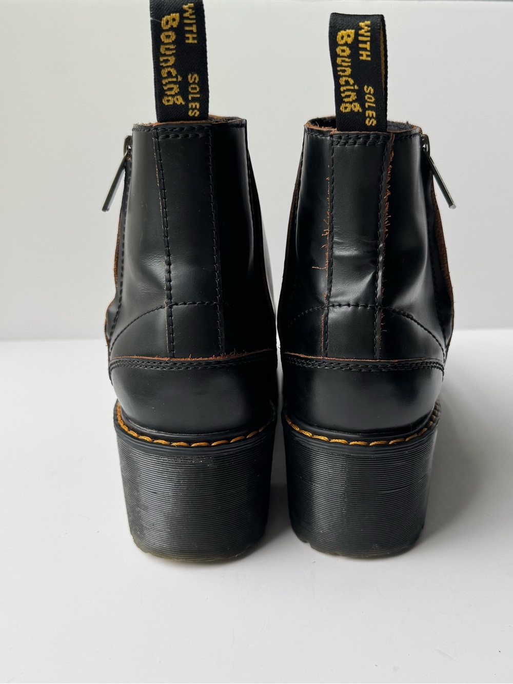 Dr. Martens Rometty II Chelsea Boot | 8 - Picture 6 of 11